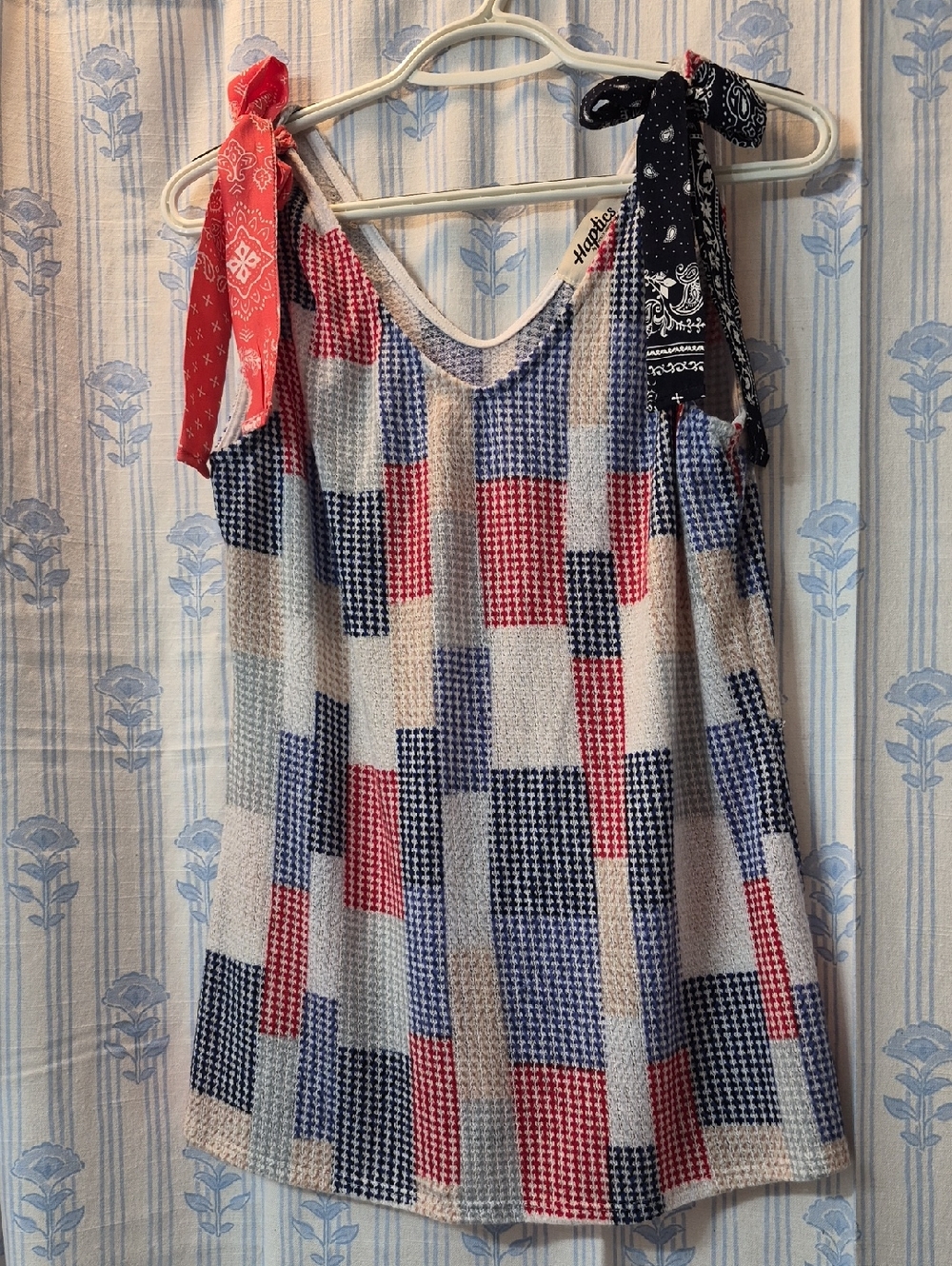 Haptics Holly Harper Red,white Blue patchwork Bandana Tie Textured V neck Top M